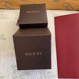 Gucci watch shopping box